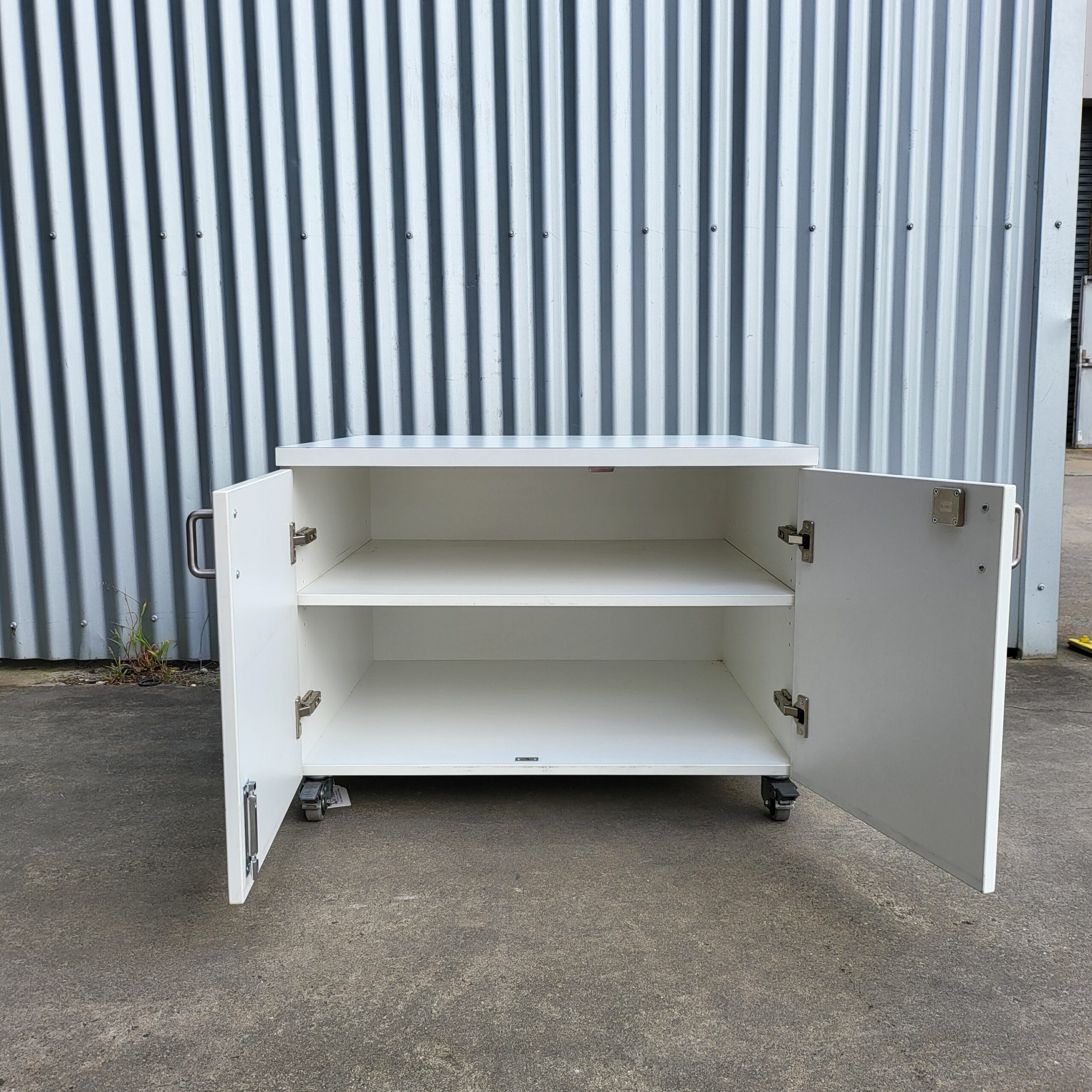White Cabinet - Image 3